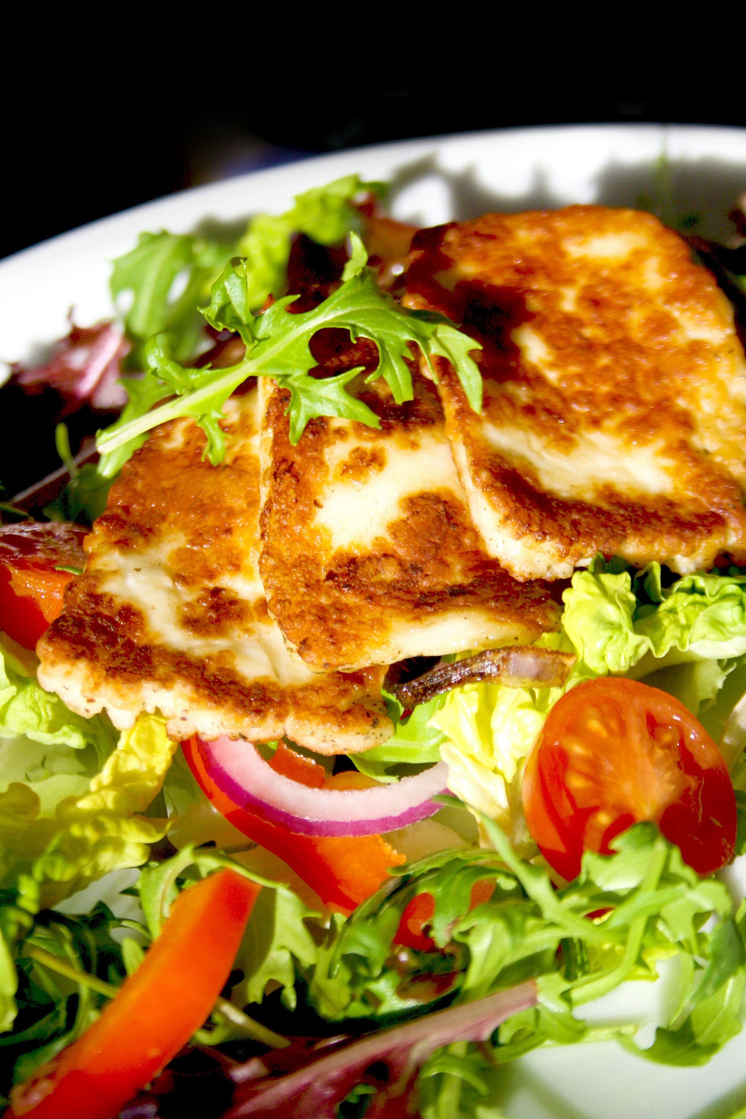 Delicious, crispy halloumi snacks made using the Duronic AF34 dual zone air fryer