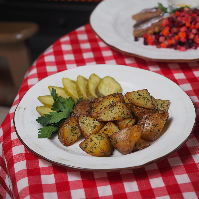 Delicious roast potatoes created by the Duronic AF34 dual zone air fryer