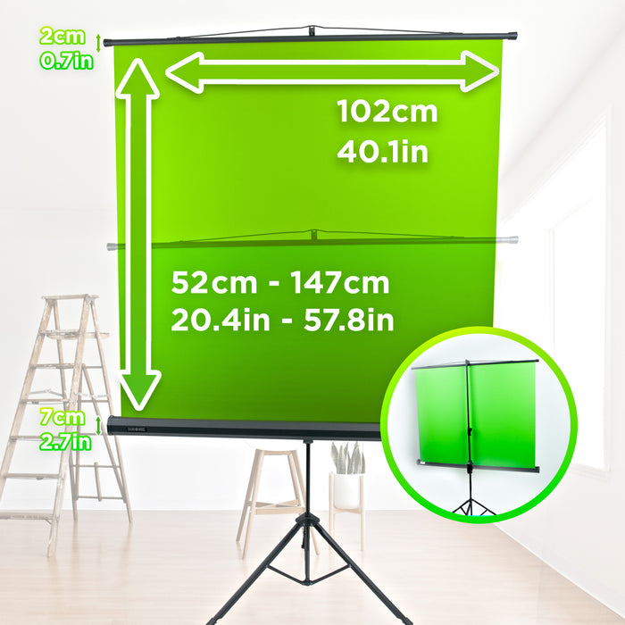 Duronic Floor Green Screen Backdrop with overlaid dimensions showing a fixed width of 102cm and an adjustable height ranging from 52cm to 147cm.